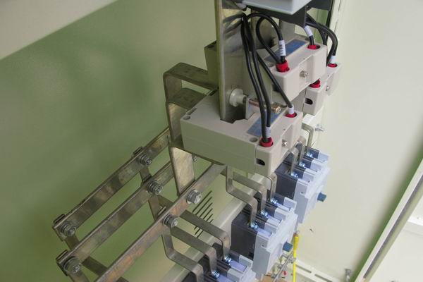 巴音郭楞配电柜-应急照明配电柜使用对工作人员的具